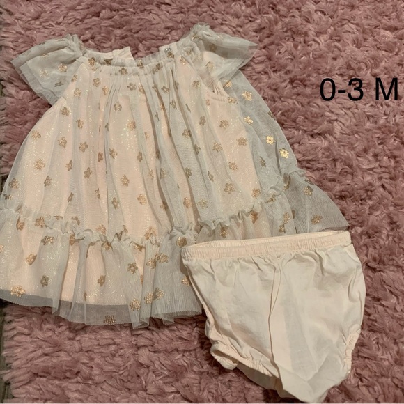 Cat & Jack Cream and Gold Diaper Covers with Ruffled Details - Picture 1 of 1